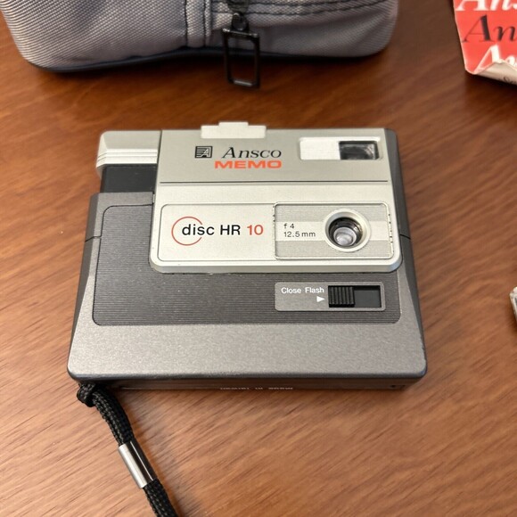 Ansco MEMO Disc HR10 Vintage Compact Pocket Film Camera 12.5mm f/4 lens extras - Picture 6 of 8